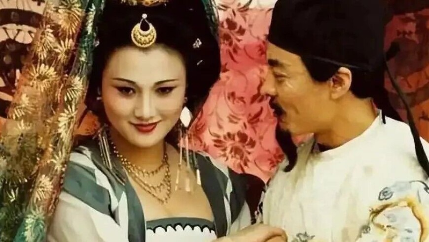 俄军发动导弹袭击致约170死,管家婆一码中一肖更新中日期确实开那一个号码能中一等奖,经典解释落实_增强版V15.99